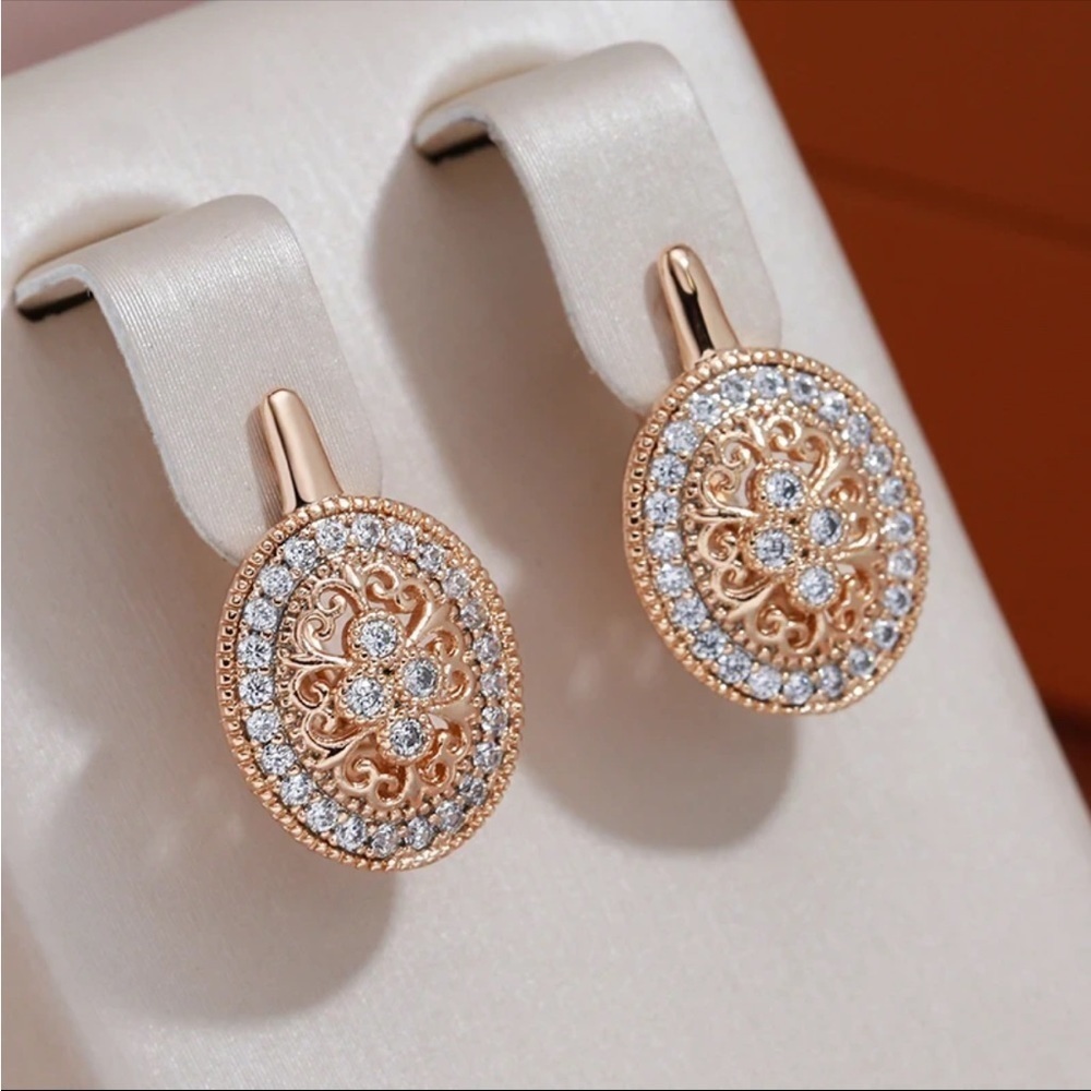 Art Deco Earrings Gold Plated Simulated diamonds 
New vintage Victorian